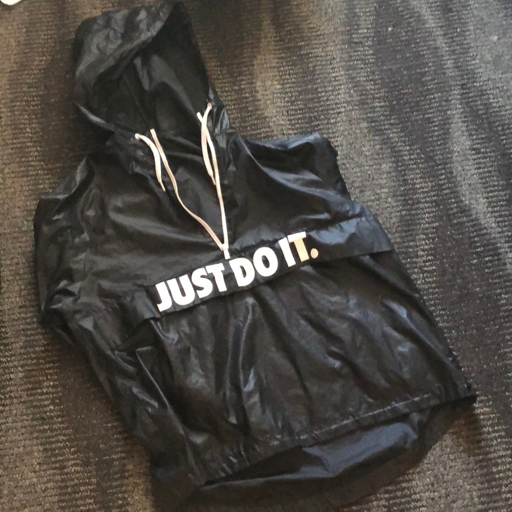 Good condition Nike windbreaker